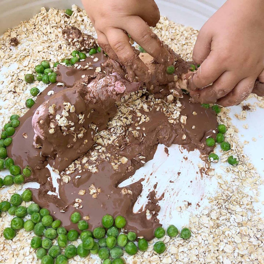 Muddy Pig Sensory Play Small World