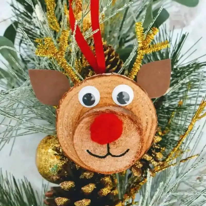 wood slice reindeer ornaments
