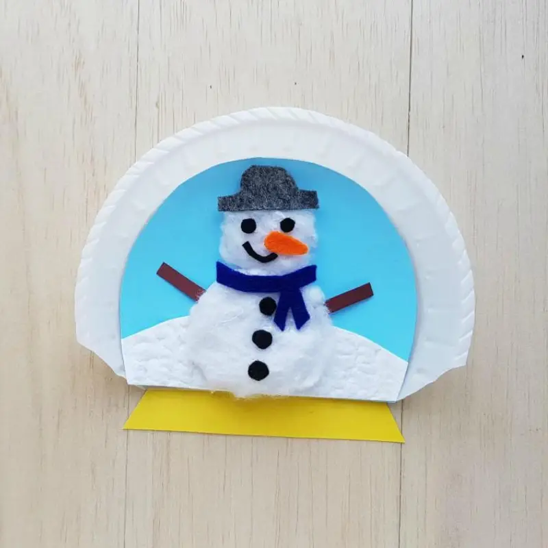 Paper plate snow globe